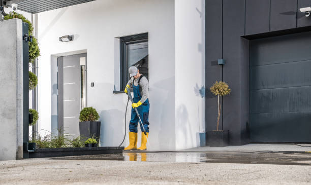 Best Animal Enclosure Cleaning  in Blossom, TX